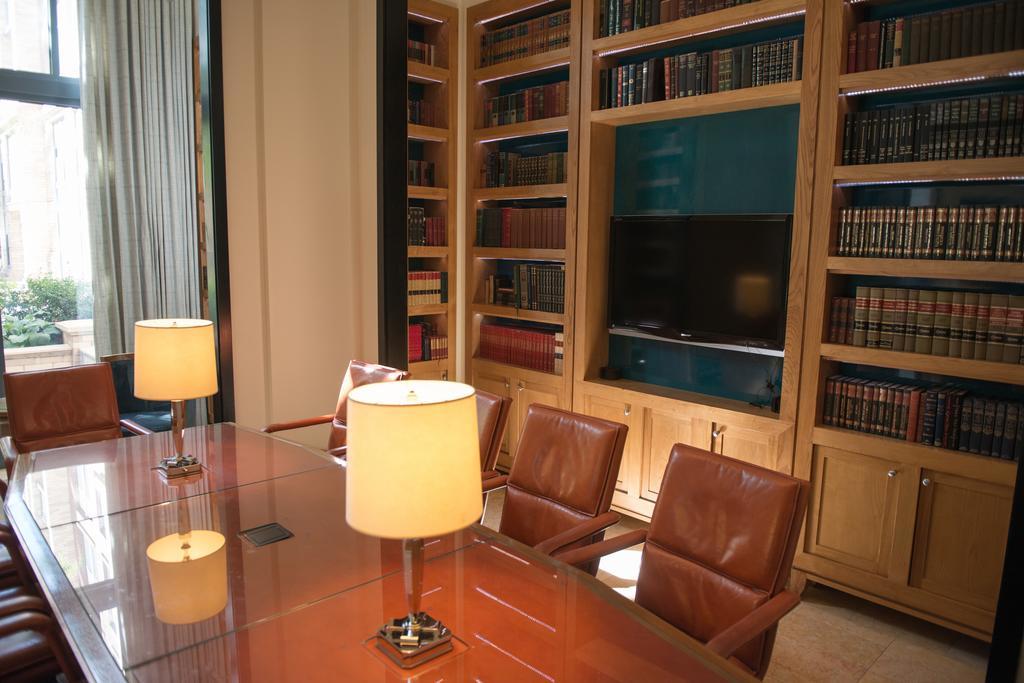 ארלינגטון Crystal Quarters Corporate Housing At The Gramercy חדר תמונה